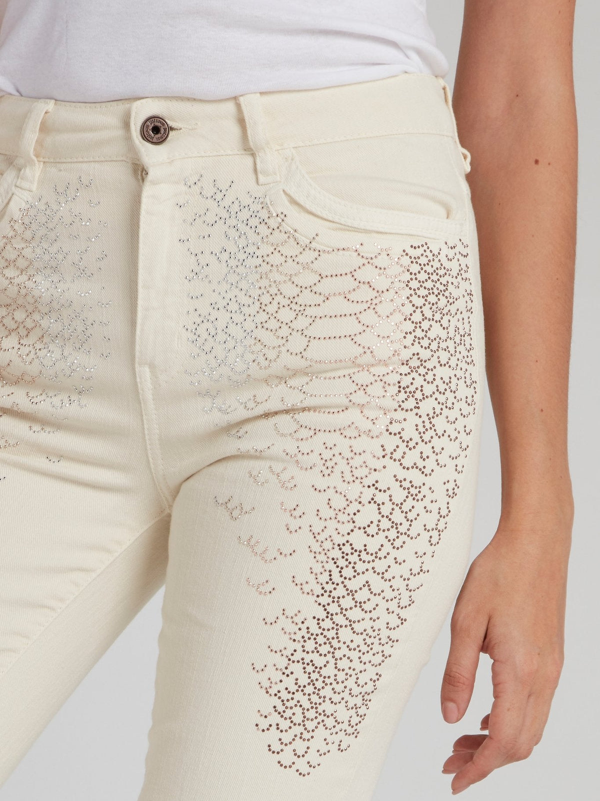 Snake Effect Embellished Capri Jeans