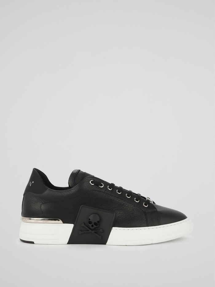 Black Skull Contrast Sole Sneakers